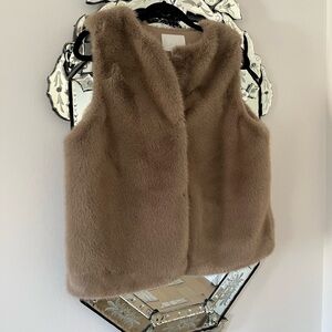 Zara Plush Faux Fur Vest in Beige